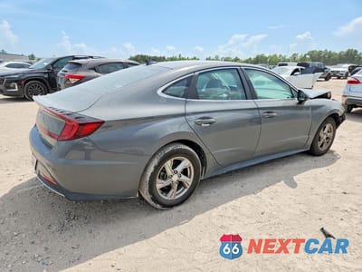 Trzecie zdjęcie samochodu z tyłu: 2021 HYUNDAI SONATA SE VIN:5NPEG4JA7MH129975 - miniatura