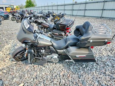 Trzecie zdjęcie samochodu z tyłu: 2018 HARLEY-DAVIDSON FLHTK ULTRA LIMITED VIN:1HD1KED15JB657153 - miniatura