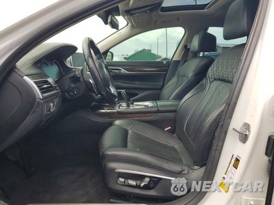 Zdjęcie 7 z 12 samochodu: 2016 BMW 740 I VIN:WBA7E2C51GG547862 - miniatura