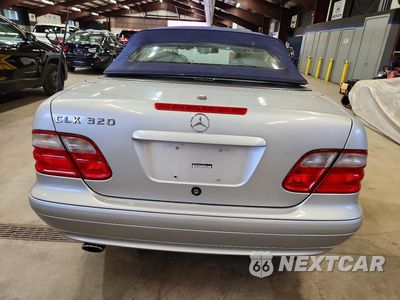 Zdjęcie 6 z 12 samochodu: 2002 MERCEDES-BENZ CLK 320 VIN:WDBLK65G02T119831 - miniatura