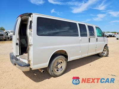 Trzecie zdjęcie samochodu z tyłu: 2019 CHEVROLET EXPRESS G3500 LT VIN:1GAZGPFG9K1220257 - miniatura
