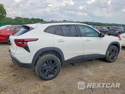 Trzecie zdjęcie samochodu z tyłu: 2024 CHEVROLET TRAX ACTIV VIN:KL77LKE26RC018006 - miniatura