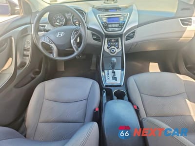 Zdjęcie 8 z 12 samochodu: 2013 HYUNDAI ELANTRA GLS VIN:5NPDH4AE6DH450000 - miniatura
