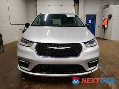 Piąte zdjęcie samochodu w środku: 2024 CHRYSLER PACIFICA TOURING L VIN:2C4RC1BG1RR182616 - miniatura