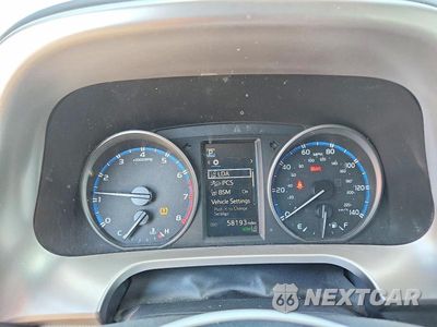 Zdjęcie 9 z 13 samochodu: 2018 TOYOTA RAV4 XLE VIN:JTMWFREV0JJ173899 - miniatura