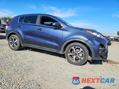 Czwarte zdjęcie samochodu z boku: 2020 KIA SPORTAGE LX VIN:KNDPM3ACXL7733410 - miniatura