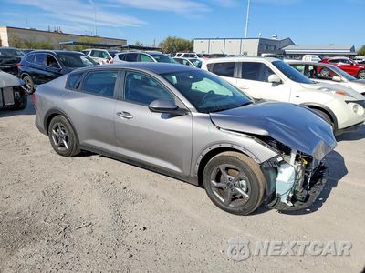 Czwarte zdjęcie samochodu z boku: 2026 KIA K4 LXS VIN:3KPFT4DE2TE337232 - miniatura