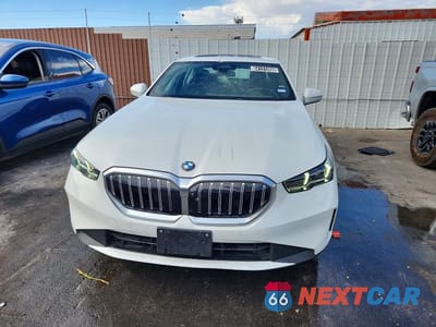 Piąte zdjęcie samochodu w środku: 2026 BMW 530 I VIN:WBA43FJ05TCV65080 - miniatura