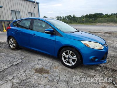 Czwarte zdjęcie samochodu z boku: 2014 FORD FOCUS SE VIN:1FADP3K22EL316234 - miniatura