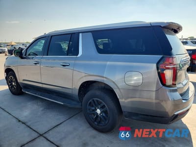 Drugie zdjęcie samochodu z przodu: 2021 CHEVROLET SUBURBAN C1500 LT VIN:1GNSCCKD3MR263898 - miniatura