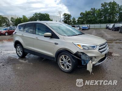 Czwarte zdjęcie samochodu z boku: 2017 FORD ESCAPE SE VIN:1FMCU9GD7HUD02724 - miniatura