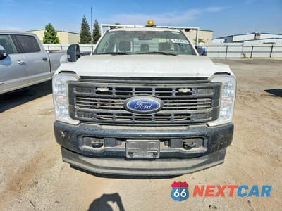 Piąte zdjęcie samochodu w środku: 2023 FORD F350 SUPER DUTY VIN:1FDRF3HT9PEC44552 - miniatura
