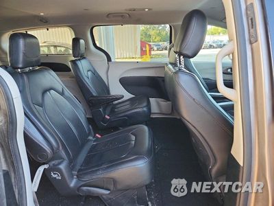 Zdjęcie 11 z 13 samochodu: 2018 CHRYSLER PACIFICA TOURING L VIN:2C4RC1BG5JR154094 - miniatura