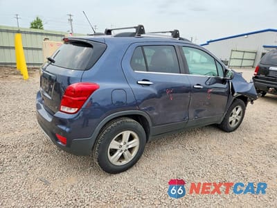 Trzecie zdjęcie samochodu z tyłu: 2019 CHEVROLET TRAX 1LT VIN:3GNCJPSB8KL144846 - miniatura