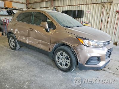 Czwarte zdjęcie samochodu z boku: 2018 CHEVROLET TRAX LS VIN:3GNCJKSB3JL323118 - miniatura