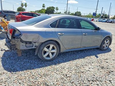 Trzecie zdjęcie samochodu z tyłu: 2013 VOLKSWAGEN PASSAT SE VIN:1VWBP7A34DC060001 - miniatura
