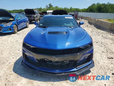 Piąte zdjęcie samochodu w środku: 2019 CHEVROLET CAMARO SS VIN:1G1FH1R72K0149191 - miniatura