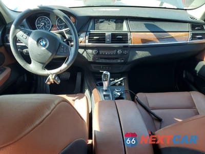 Zdjęcie 8 z 13 samochodu: 2013 BMW X5 XDRIVE35I VIN:5UXZV4C5XD0B04705 - miniatura