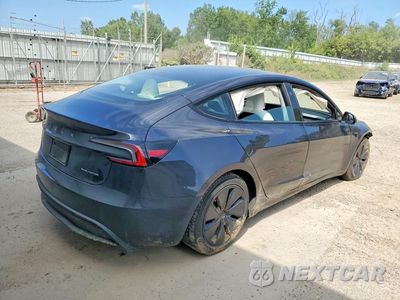 Trzecie zdjęcie samochodu z tyłu: 2024 TESLA MODEL 3 VIN:5YJ3E1EB7RF836756 - miniatura