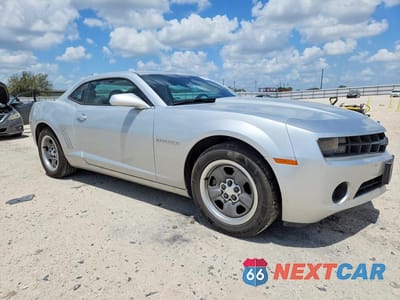 Czwarte zdjęcie samochodu z boku: 2010 CHEVROLET CAMARO LS VIN:2G1FA1EVXA9162624 - miniatura