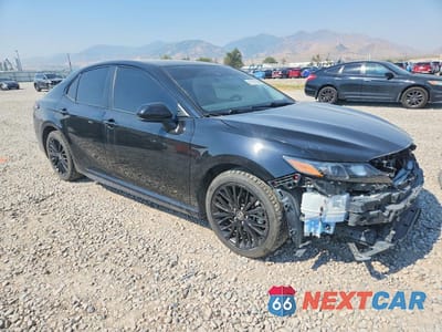 Czwarte zdjęcie samochodu z boku: 2021 TOYOTA CAMRY SE NIGHTSHADE VIN:4T1G11BK6MU020084 - miniatura