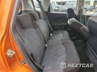 Zdjęcie 10 z 12 samochodu: 2010 HONDA FIT SPORT VIN:JHMGE8H44AS020102 - miniatura