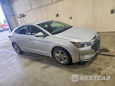 Czwarte zdjęcie samochodu z boku: 2019 HYUNDAI ELANTRA SEL VIN:5NPD84LF2KH462163 - miniatura