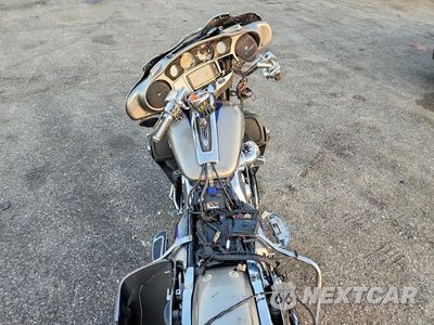 Zdjęcie 6 z 9 samochodu: 2017 HARLEY-DAVIDSON FLHTKSE CVO LIMITED VIN:1HD1TEF16HB961077 - miniatura