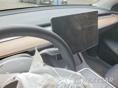 Zdjęcie 9 z 12 samochodu: 2023 TESLA MODEL Y VIN:7SAYGDEEXPF685715 - miniatura