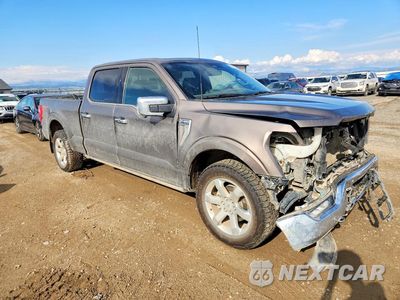Czwarte zdjęcie samochodu z boku: 2023 FORD F150 SUPERCREW VIN:1FTFW1E87PFC26332 - miniatura