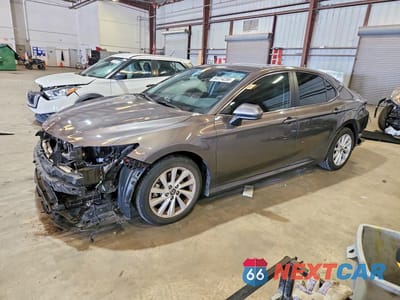 2022 TOYOTA CAMRY LE 4T1C11AK9NU692089 - główne zdjęcie licytacji z USA - miniatura