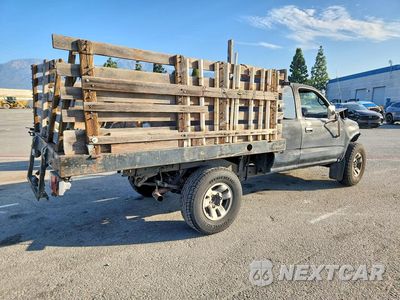Trzecie zdjęcie samochodu z tyłu: 1999 TOYOTA TACOMA V6 VIN:4TAWN72N5XZ458910 - miniatura