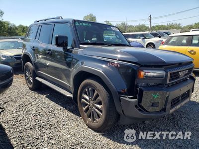 Czwarte zdjęcie samochodu z boku: 2025 TOYOTA LAND CRUISER BASE VIN:JTEABFAJ6SK045715 - miniatura