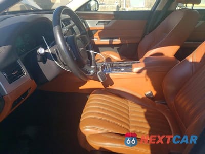 Zdjęcie 7 z 12 samochodu: 2018 JAGUAR XF PORTFOLIO LE VIN:SAJBN4EV9JCY53312 - miniatura