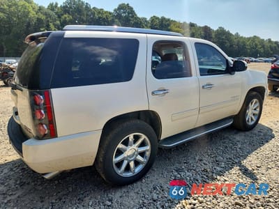 Trzecie zdjęcie samochodu z tyłu: 2013 GMC YUKON DENALI VIN:1GKS1EEF2DR359369 - miniatura