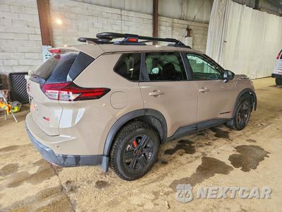 Trzecie zdjęcie samochodu z tyłu: 2025 NISSAN ROGUE ROCK CREEK VIN:5N1BT3BB8SC795604 - miniatura