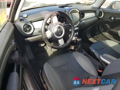 Zdjęcie 8 z 12 samochodu: 2009 MINI COOPER VIN:WMWMF33529TW79562 - miniatura