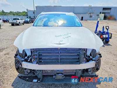Piąte zdjęcie samochodu w środku: 2026 GENESIS GV70 2.5T STANDARD VIN:5NMMADTB9TH044070 - miniatura