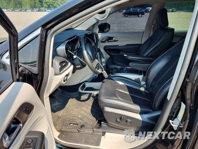 Zdjęcie 7 z 13 samochodu: 2024 CHRYSLER PACIFICA HYBRID SELECT VIN:2C4RC1S72RR169499 - miniatura