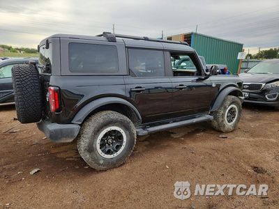 Trzecie zdjęcie samochodu z tyłu: 2024 FORD BRONCO OUTER BANKS VIN:1FMDE8BH9RLB53293 - miniatura