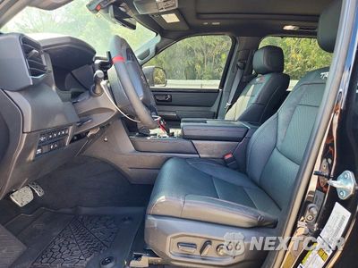 Zdjęcie 7 z 13 samochodu: 2025 TOYOTA SEQUOIA TRD PRO VIN:7SVAAABA8SX063313 - miniatura