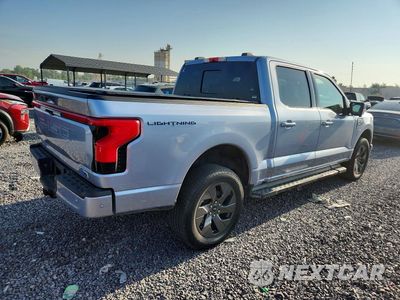 Trzecie zdjęcie samochodu z tyłu: 2022 FORD F150 LIGHTNING PRO VIN:1FTVW1EL8NWG16160 - miniatura