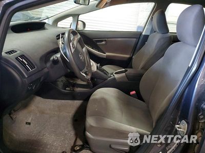 Zdjęcie 7 z 13 samochodu: 2013 TOYOTA PRIUS TWO VIN:JTDKN3DUXD1716381 - miniatura