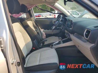 Zdjęcie 7 z 13 samochodu: 2020 HYUNDAI VENUE SEL VIN:KMHRC8A34LU017575 - miniatura