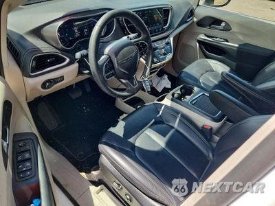 Zdjęcie 8 z 14 samochodu: 2023 CHRYSLER PACIFICA HYBRID TOURING L VIN:2C4RC1L78PR622391 - miniatura