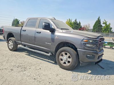 Czwarte zdjęcie samochodu z boku: 2025 RAM 2500 BIG HORN VIN:3C63R5DL8SG516911 - miniatura