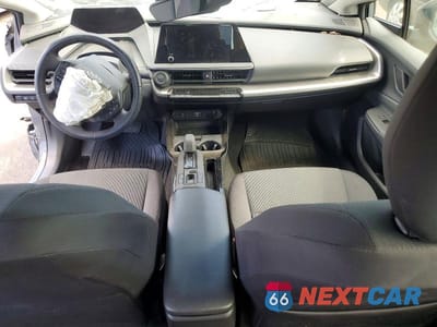 Zdjęcie 8 z 13 samochodu: 2024 TOYOTA PRIUS LE VIN:JTDACAAUXR3025714 - miniatura