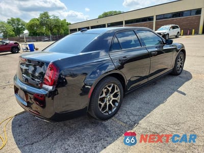 Trzecie zdjęcie samochodu z tyłu: 2016 CHRYSLER 300 S VIN:2C3CCAGG0GH248823 - miniatura