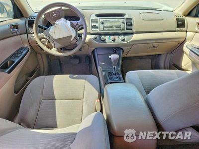 Zdjęcie 8 z 12 samochodu: 2005 TOYOTA CAMRY LE VIN:4T1BE32K25U953184 - miniatura