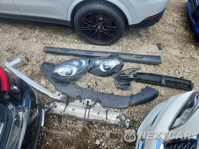Zdjęcie 12 z 13 samochodu: 2018 PORSCHE MACAN VIN:WP1AA2A53JLB04763 - miniatura